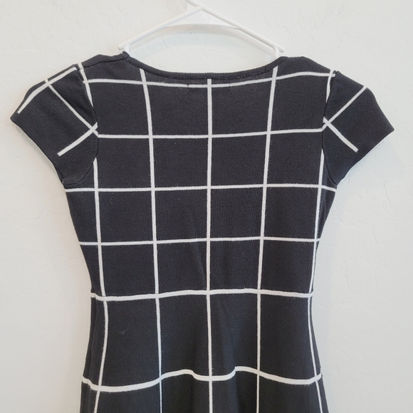 💕 My Michelle Girls Black & White Grid Print Dress Girl's Size Medium - Picture 3 of 9